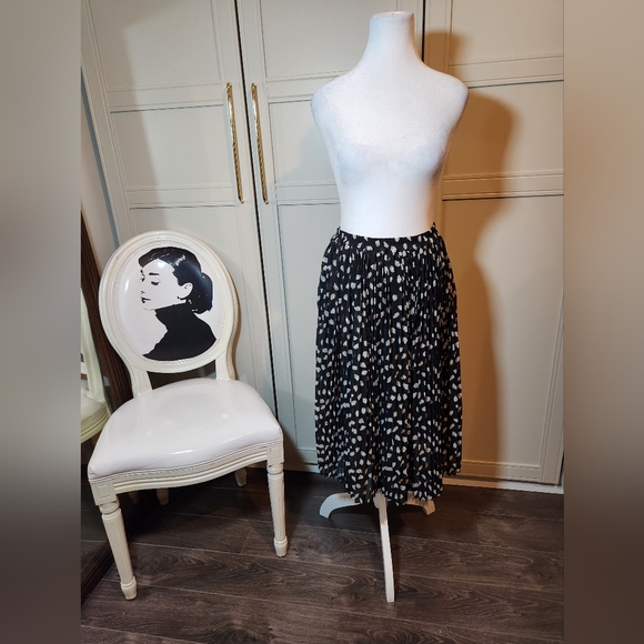 Vintage Black and White Pleated Chiffon Midi Skirt - Picture 5 of 5